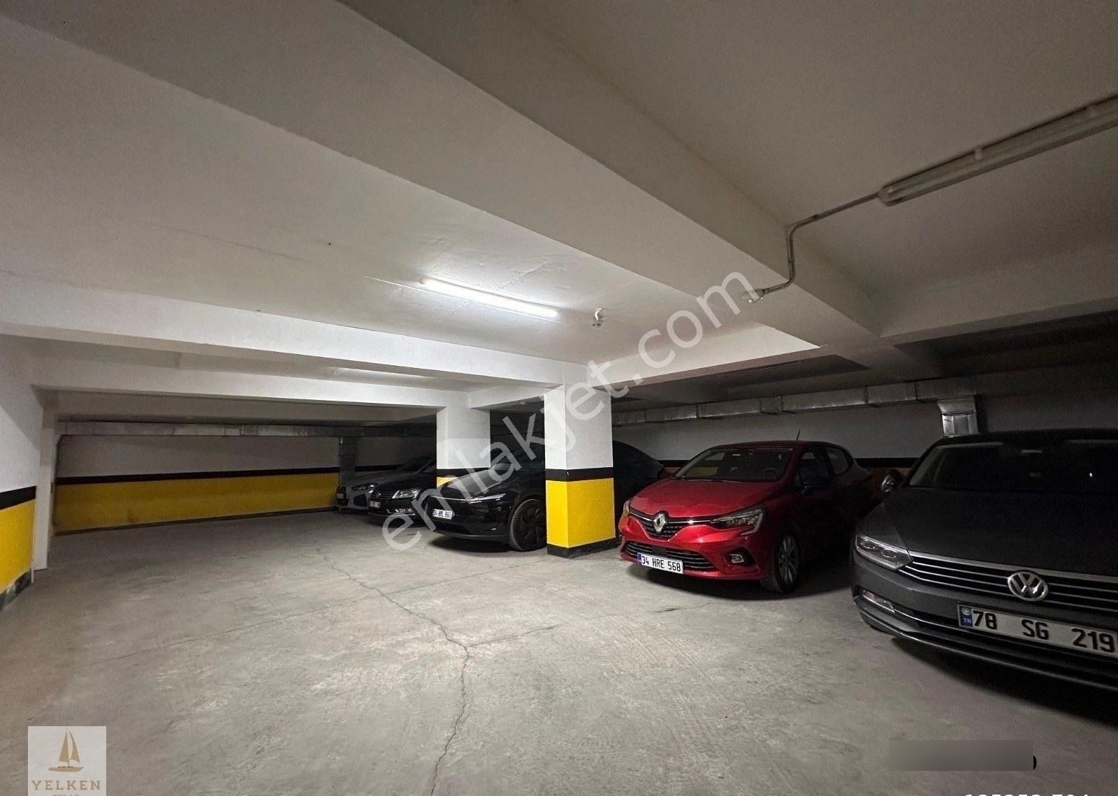 Kozyatağı'nda Metroya Yakın 3+1 Balkonlu Ebeveynli Fırsat - Görsel 17