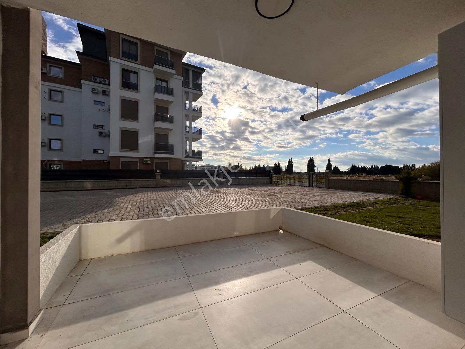 Burhaniye Bahçelievler Mahallesinde Bahçe Kullanımlı 2+1 Sıfır Daire - Görsel 11