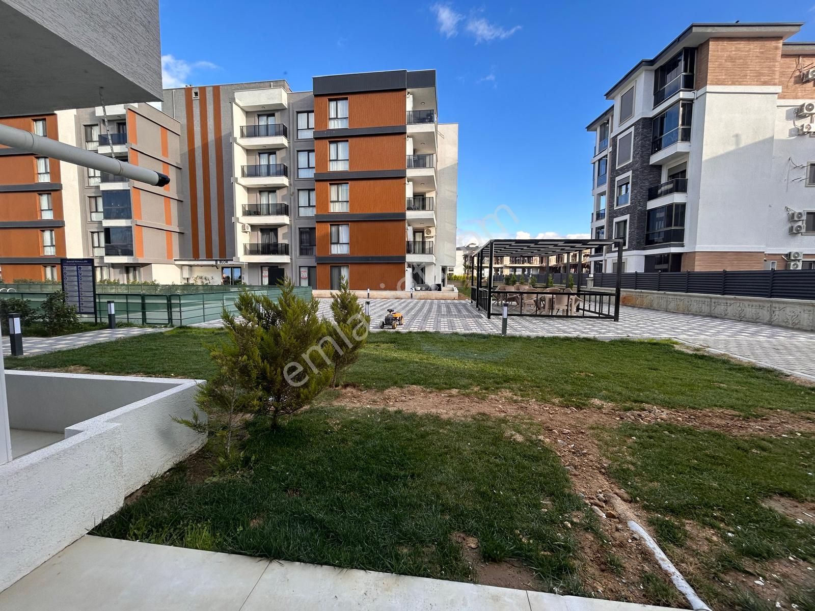 Burhaniye Bahçelievler Mahallesinde Bahçe Kullanımlı 2+1 Sıfır Daire - Görsel 23