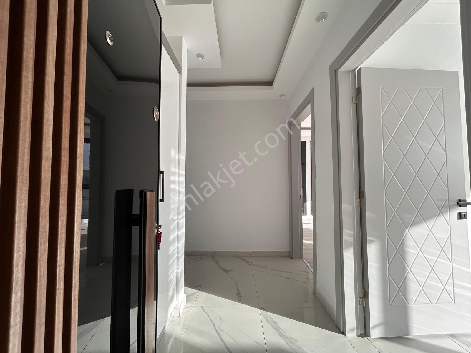 Burhaniye Bahçelievler Mahallesinde Bahçe Kullanımlı 2+1 Sıfır Daire - Görsel 8