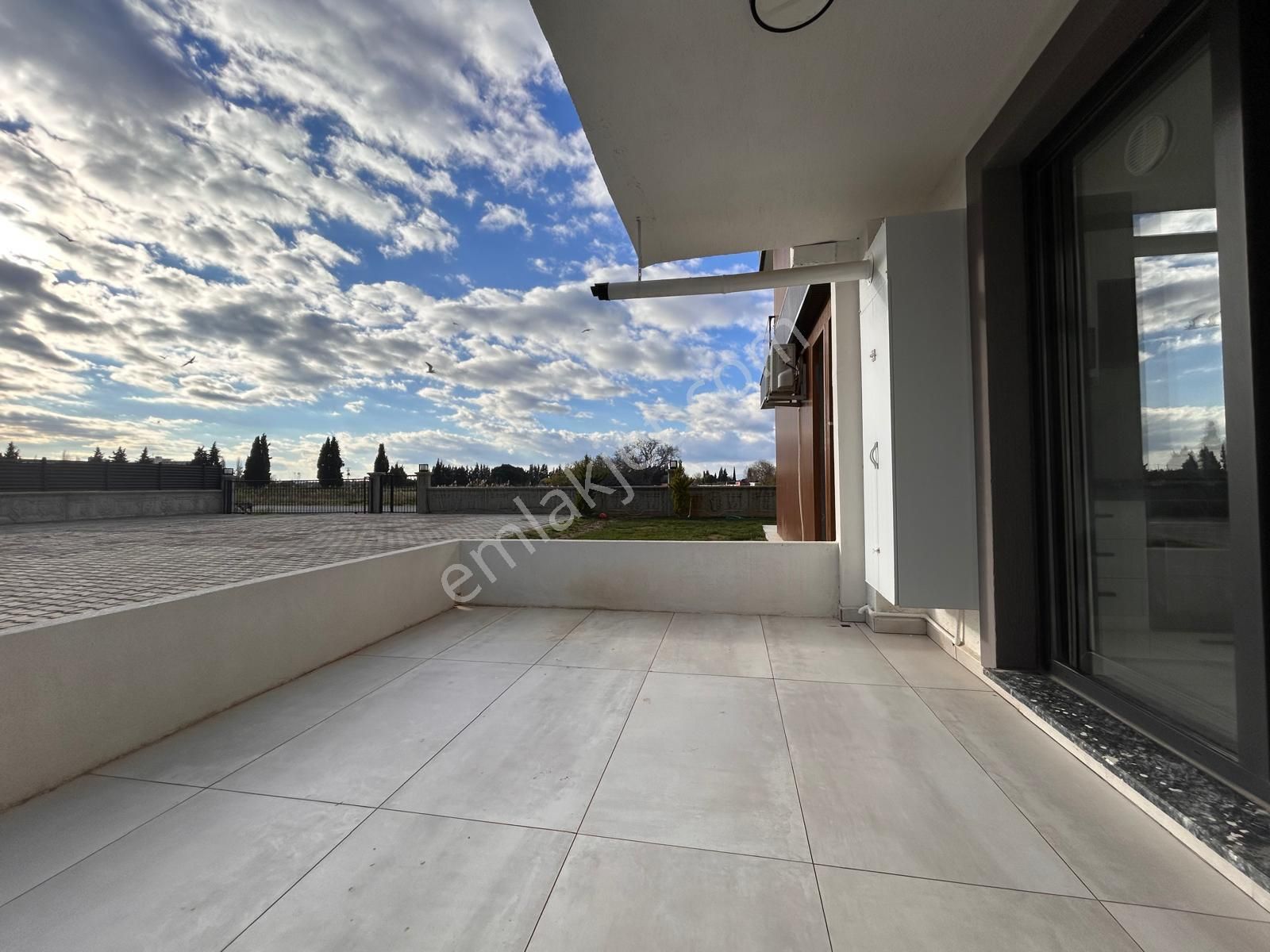 Burhaniye Bahçelievler Mahallesinde Bahçe Kullanımlı 2+1 Sıfır Daire - Görsel 12