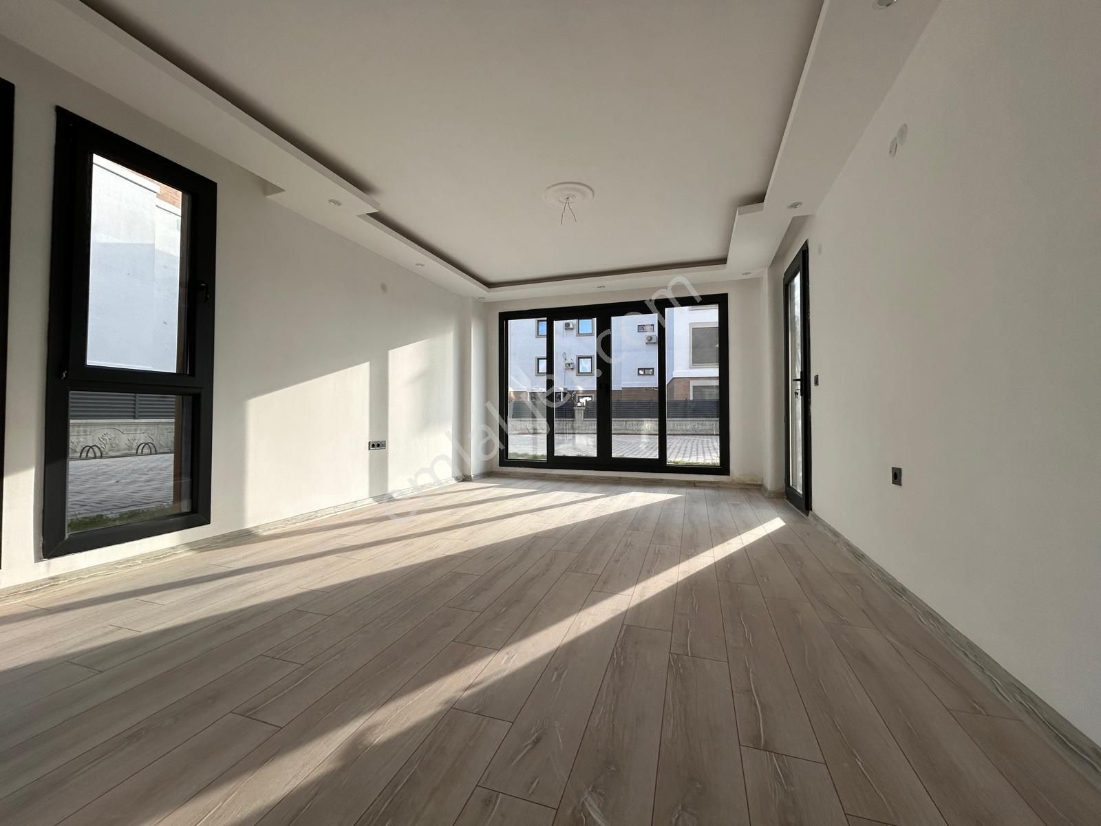 Burhaniye Bahçelievler Mahallesinde Bahçe Kullanımlı 2+1 Sıfır Daire - Görsel 15