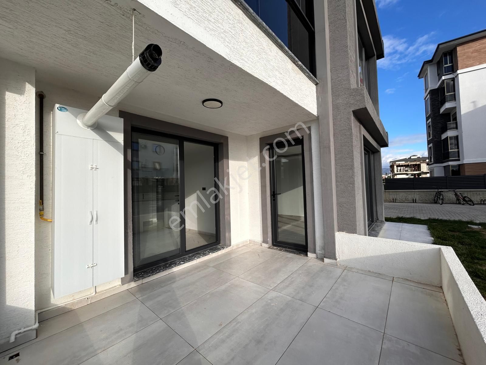 Burhaniye Bahçelievler Mahallesinde Bahçe Kullanımlı 2+1 Sıfır Daire - Görsel 13