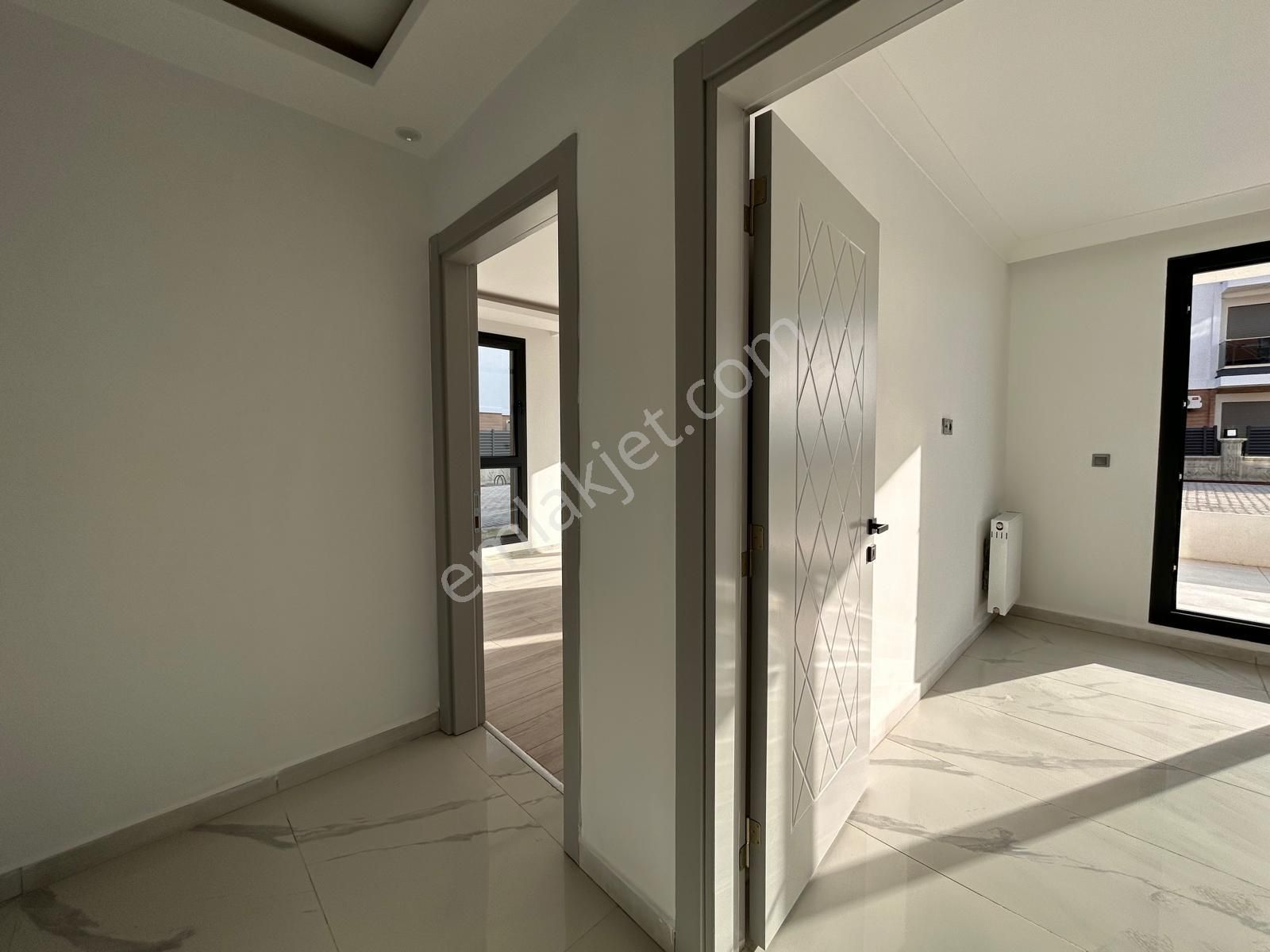 Burhaniye Bahçelievler Mahallesinde Bahçe Kullanımlı 2+1 Sıfır Daire - Görsel 14