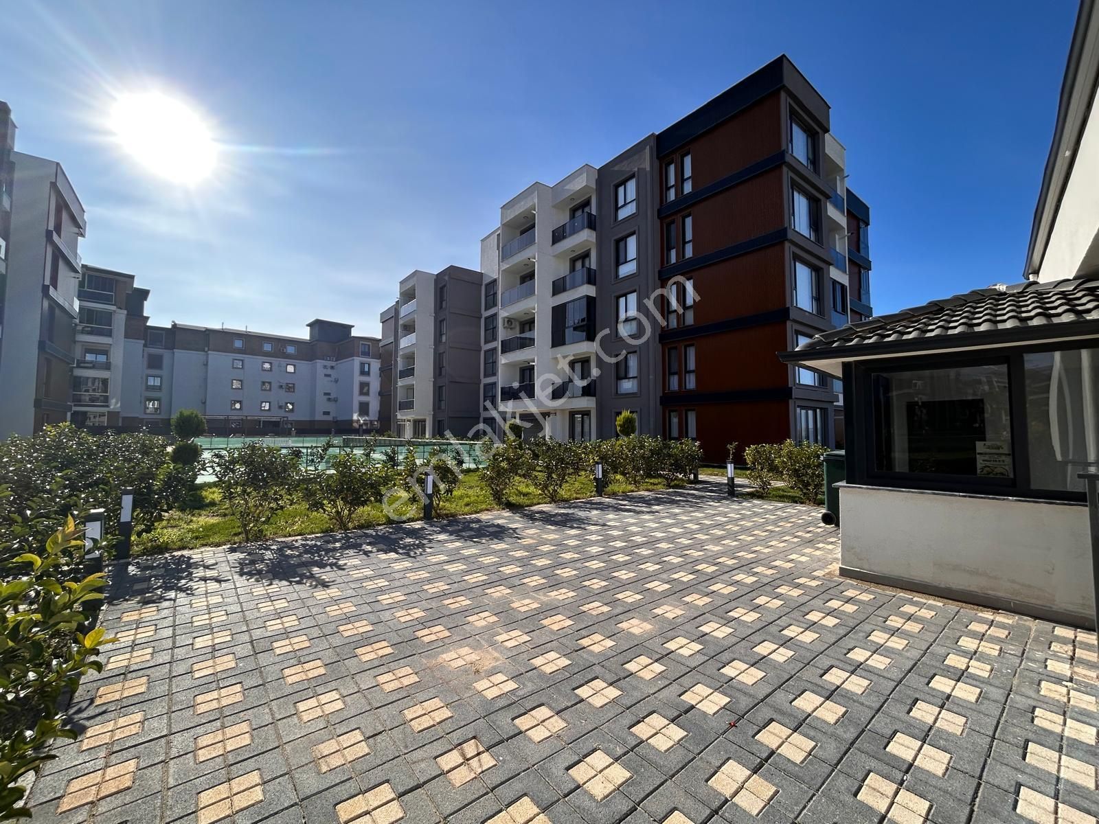 Burhaniye Bahçelievler Mahallesinde Bahçe Kullanımlı 2+1 Sıfır Daire - Görsel 2