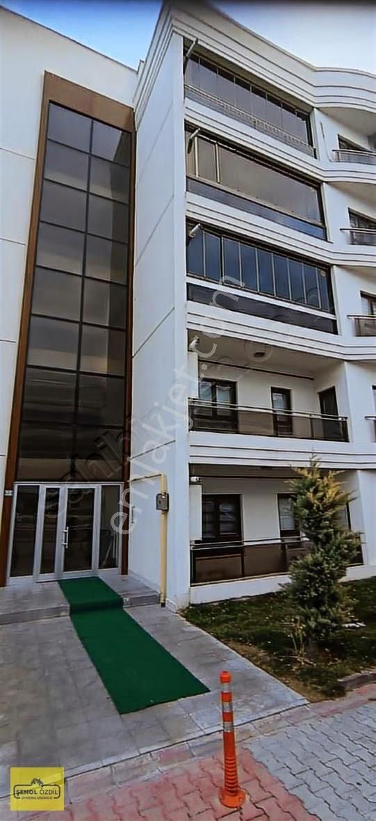 Şenol Özdil'den Bak Yapıda Satılık 2+1 Eşyalı Daire - Görsel 29