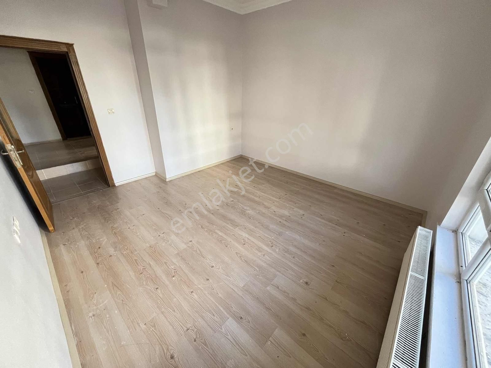 Ön Cephe Yüksek Giriş Oturuma Hazır Merkezi Konumda Daire !! - Görsel 22