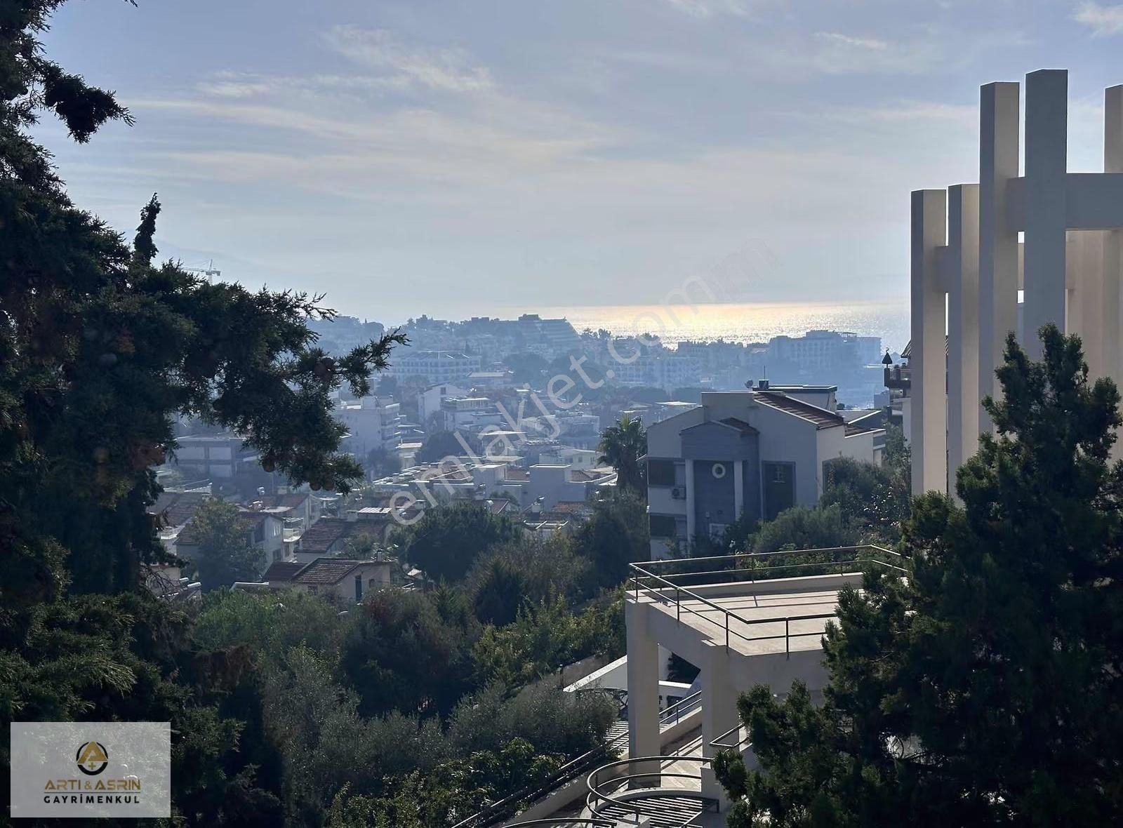 Kuşadası Kadınlar Denizi 4+1 Doğalgazlı Daire