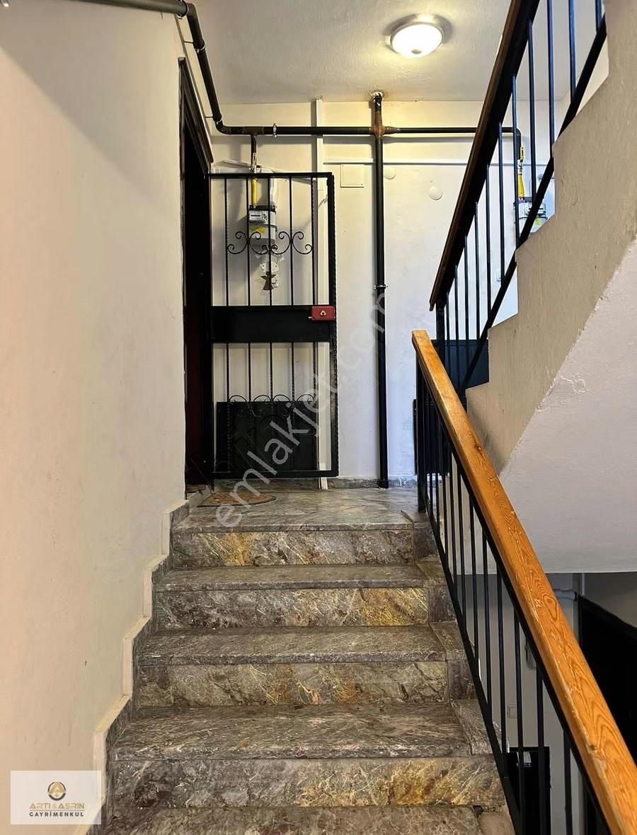 Kuşadası Marina Bölgesi Deniz Manzaralı Doğalgazlı 3+1 Daire - Görsel 6