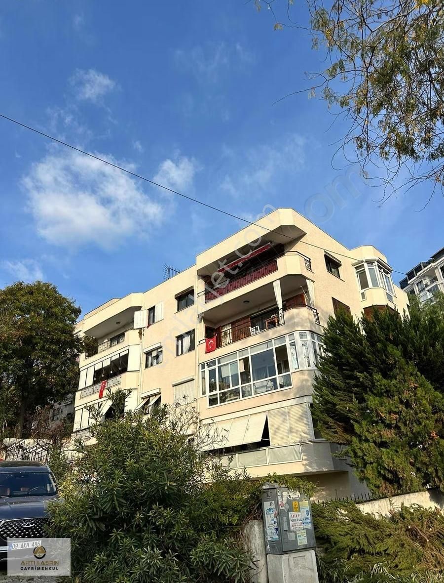 Kuşadası Marina Bölgesi Deniz Manzaralı Doğalgazlı 3+1 Daire