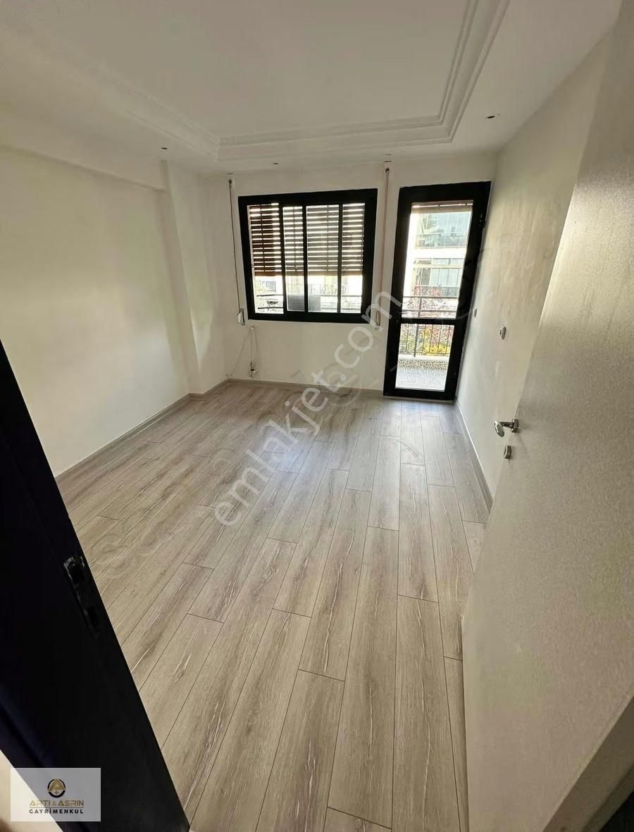 Kuşadası Marina Bölgesi Deniz Manzaralı Doğalgazlı 3+1 Daire - Görsel 17