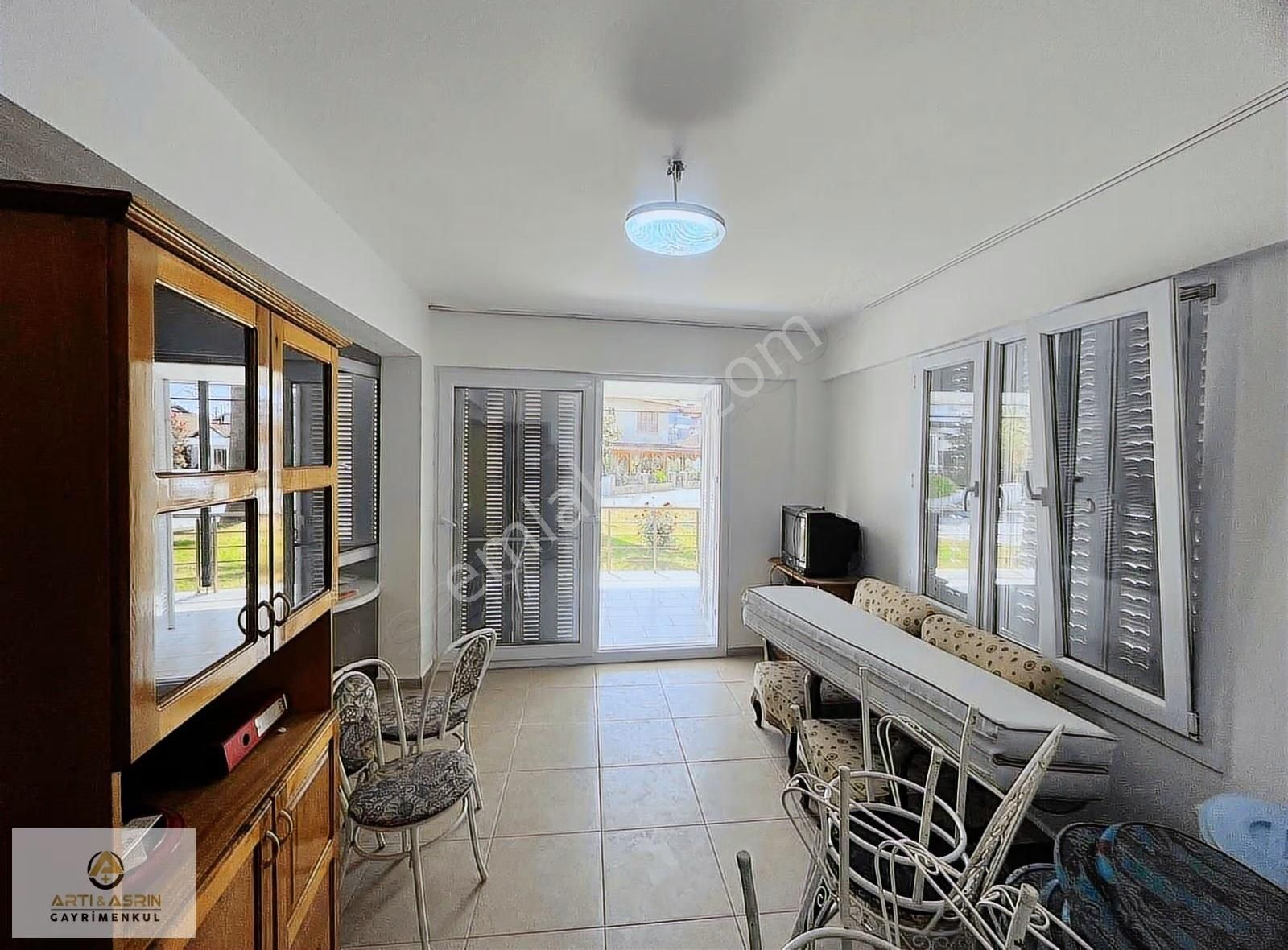 Kuşadası Sahil Sitelerinde 2 Adet 2+1 Denize Çok Yakın Daire - Görsel 16