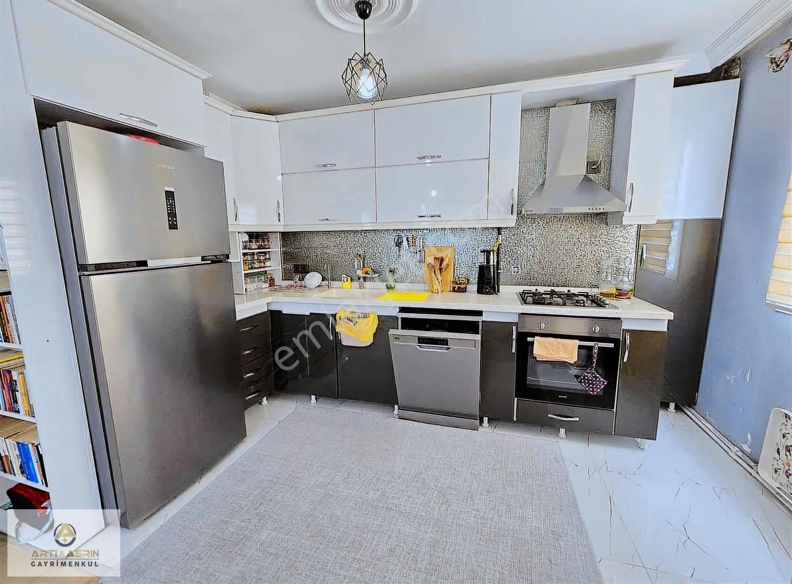 Kuşadası Ege Mahallesinde Çatı Dubleks 5+2 Satılık Daire - Görsel 5