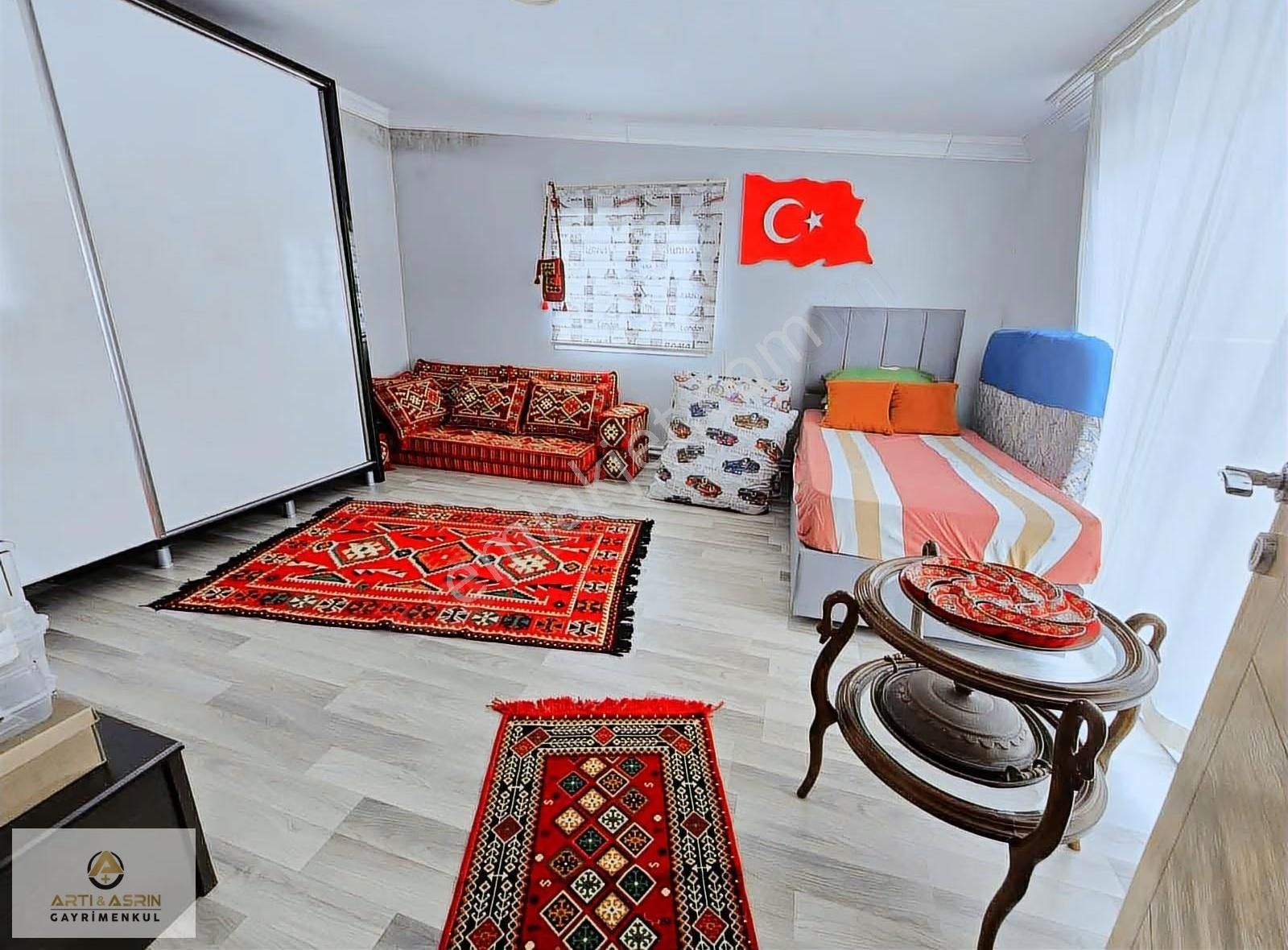 Kuşadası Ege Mahallesinde Çatı Dubleks 5+2 Satılık Daire - Görsel 9