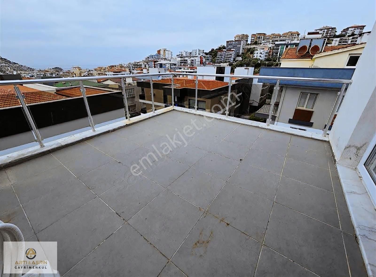 Kuşadası Ege Mahallesinde Çatı Dubleks 5+2 Satılık Daire - Görsel 27