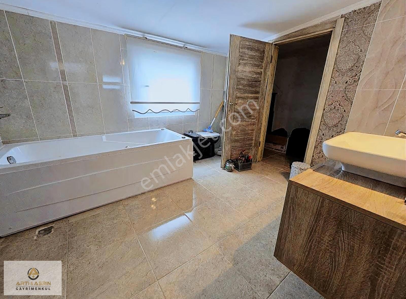 Kuşadası Ege Mahallesinde Çatı Dubleks 5+2 Satılık Daire - Görsel 19