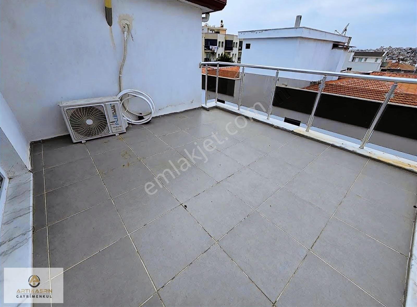 Kuşadası Ege Mahallesinde Çatı Dubleks 5+2 Satılık Daire - Görsel 15