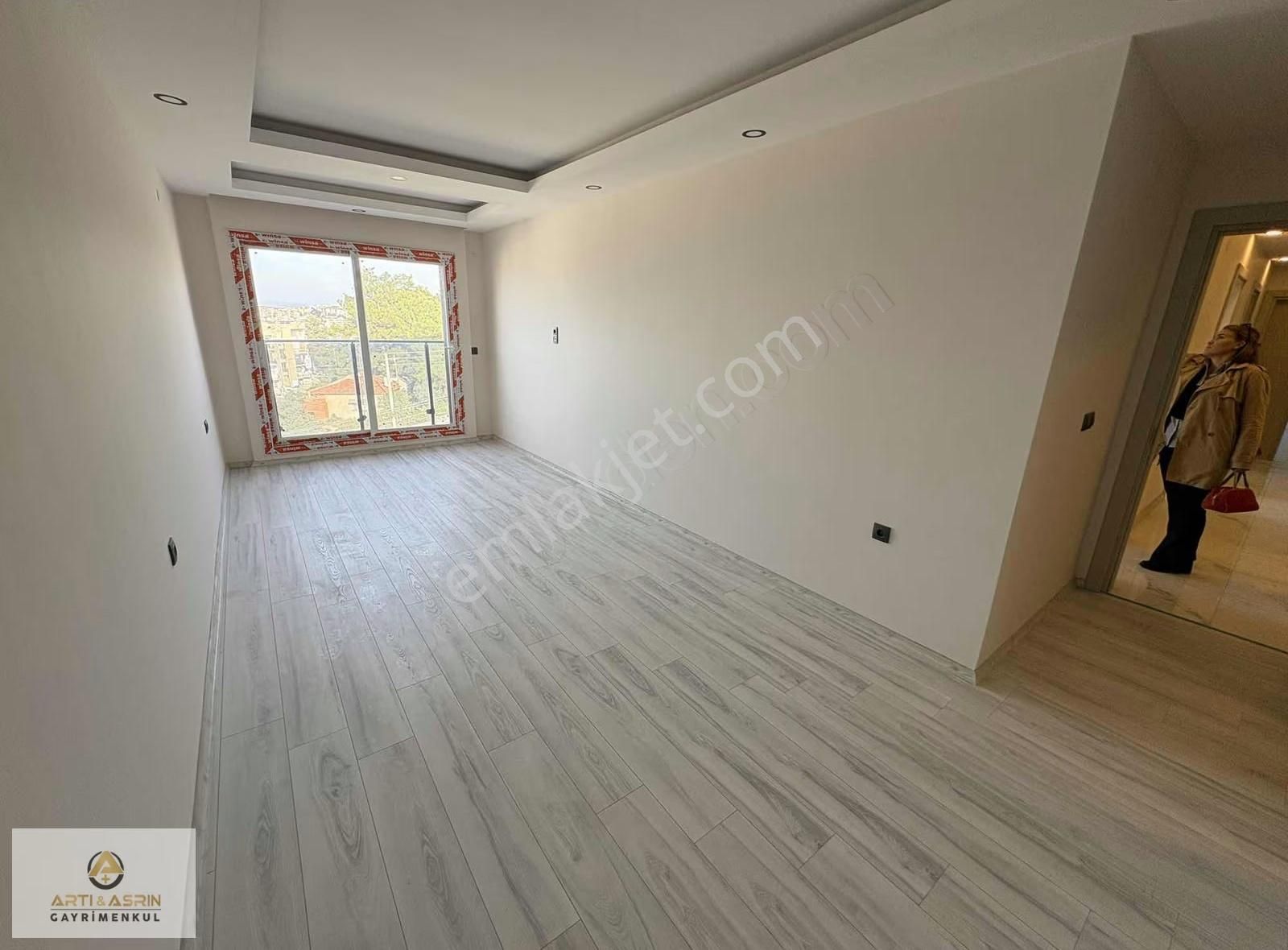 Deniz Manzaralı Geniş Sıfır 3+1 Daire - Görsel 5