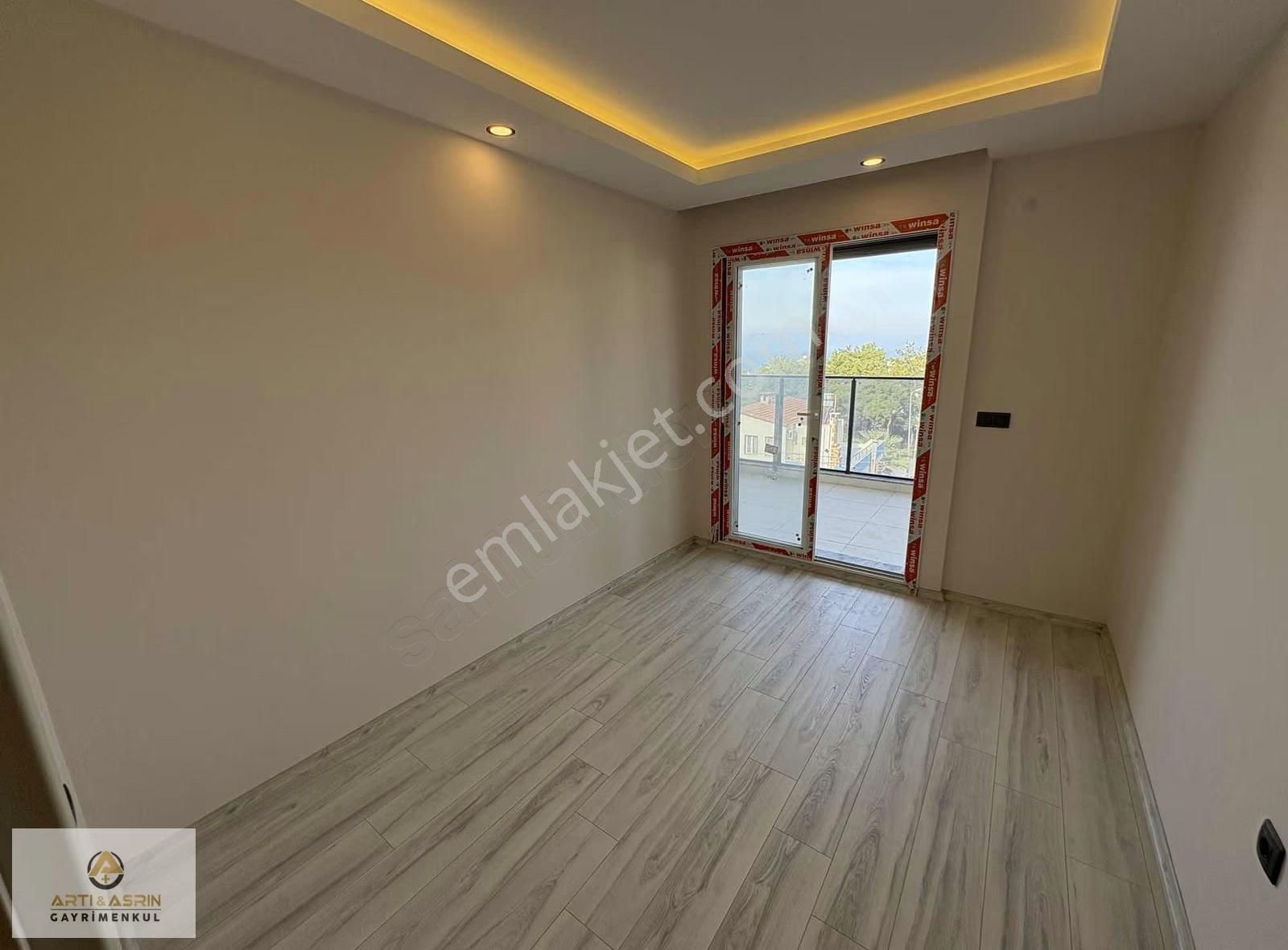 Deniz Manzaralı Geniş Sıfır 3+1 Daire - Görsel 13