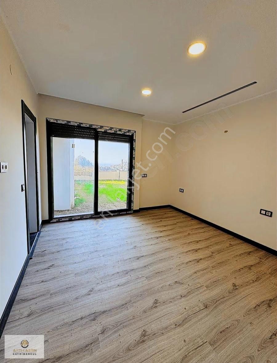 Kuşadasında Deniz Manzaralı Bahçeli Havuzlu Lüx 2+1 Daire - Görsel 7