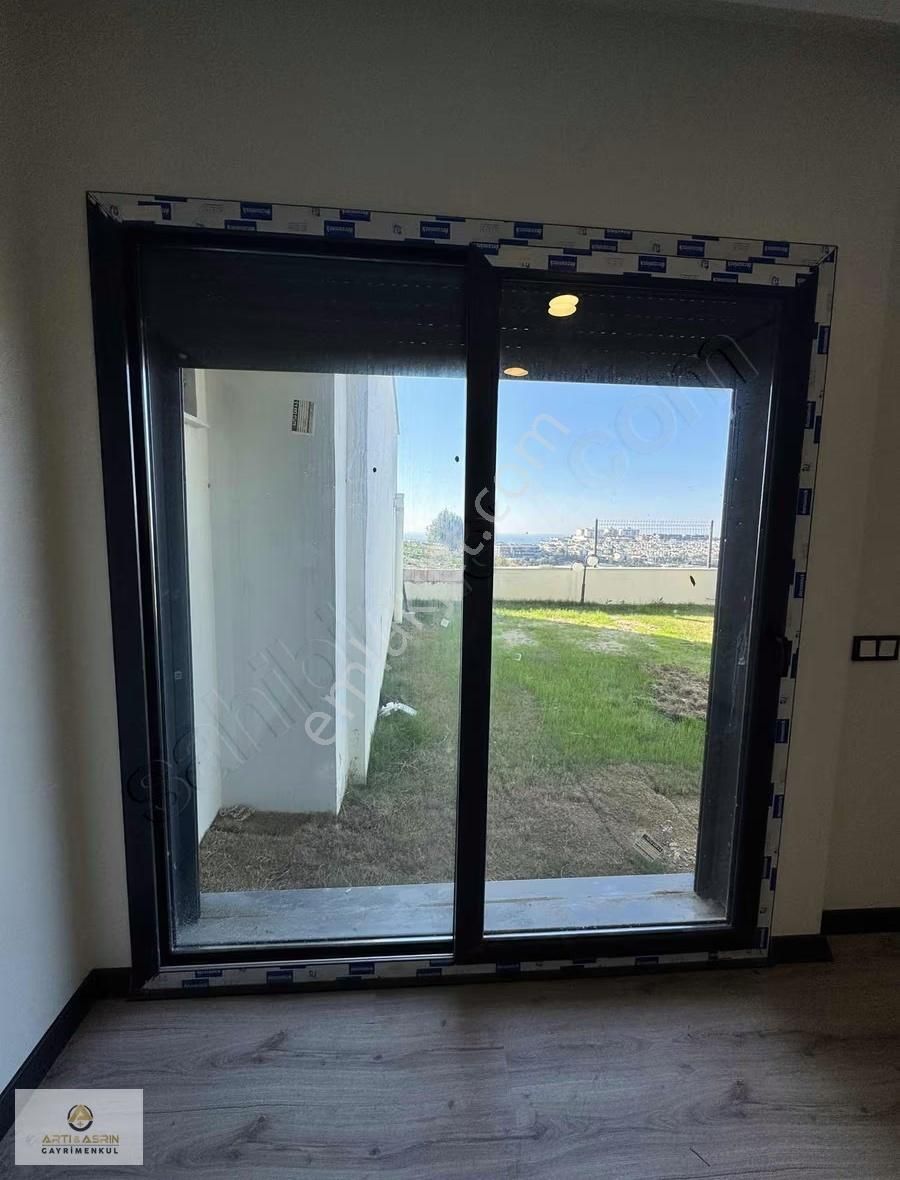 Kuşadasında Deniz Manzaralı Bahçeli Havuzlu Lüx 2+1 Daire - Görsel 5