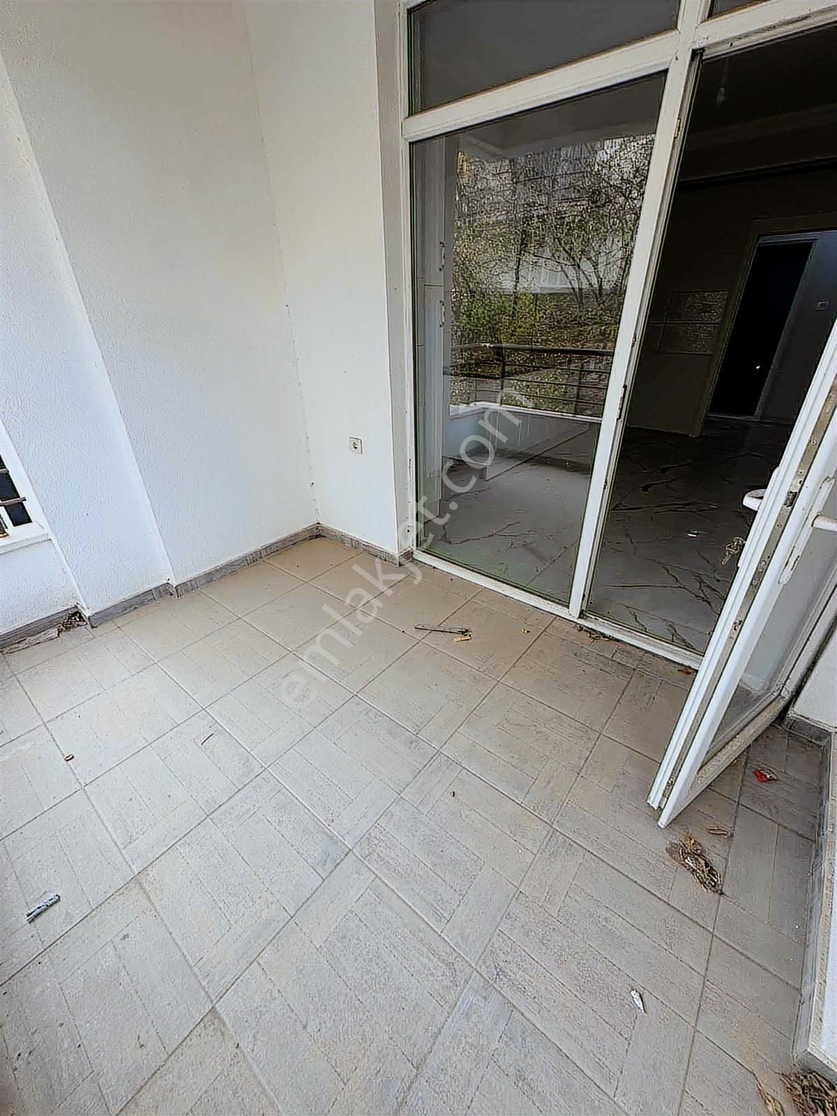 Merkezi Konumda Kapalı Garajlı Satılık 3+1 - Görsel 3