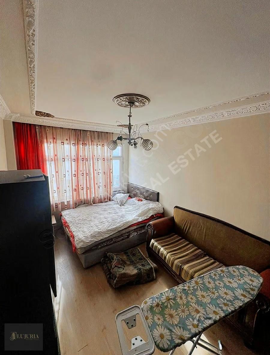 Laleli Nişanca Sokak'ta 4+1 160m2 Satılık Ferah Daire - Görsel 16