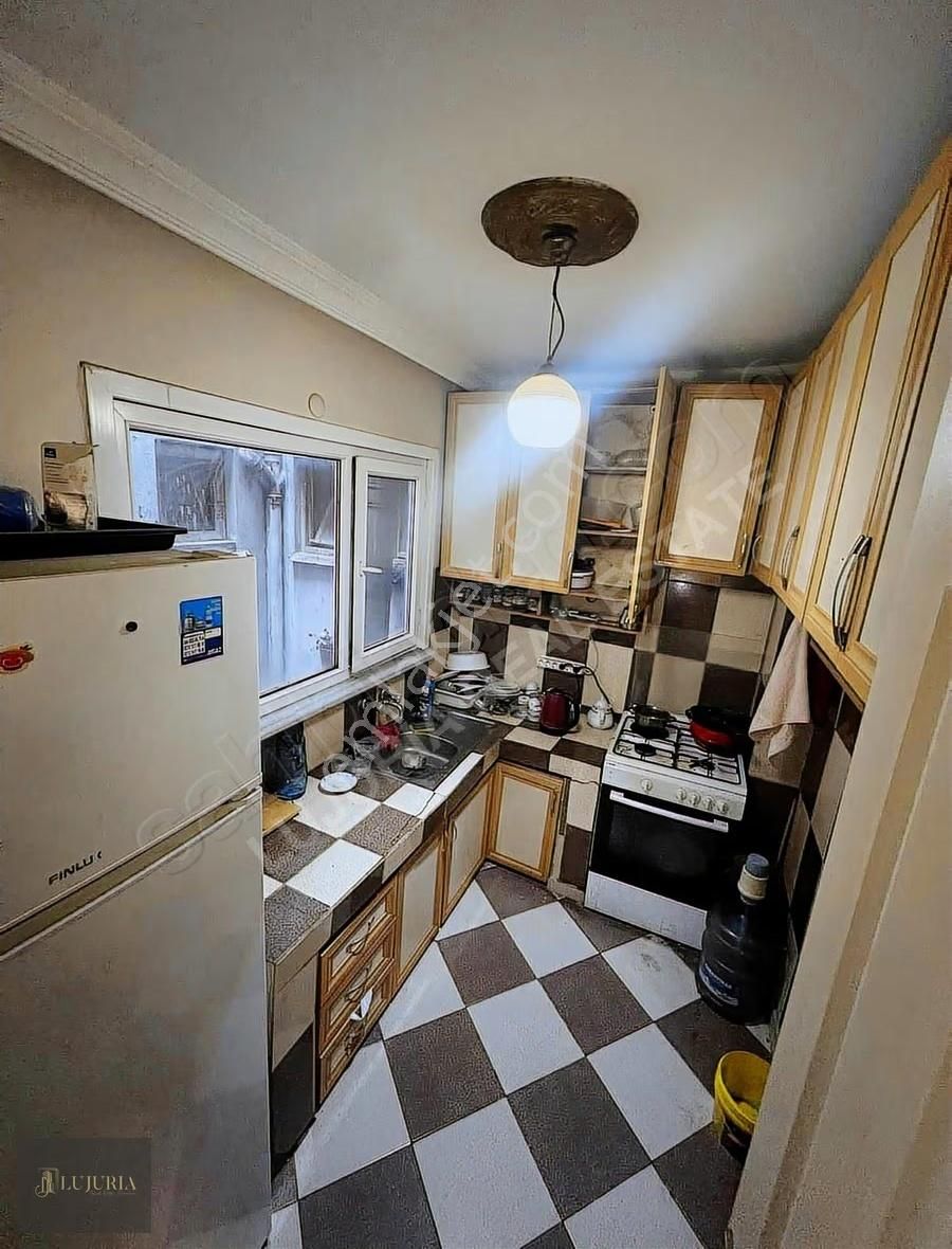 Laleli Nişanca Sokak'ta 4+1 160m2 Satılık Ferah Daire - Görsel 5