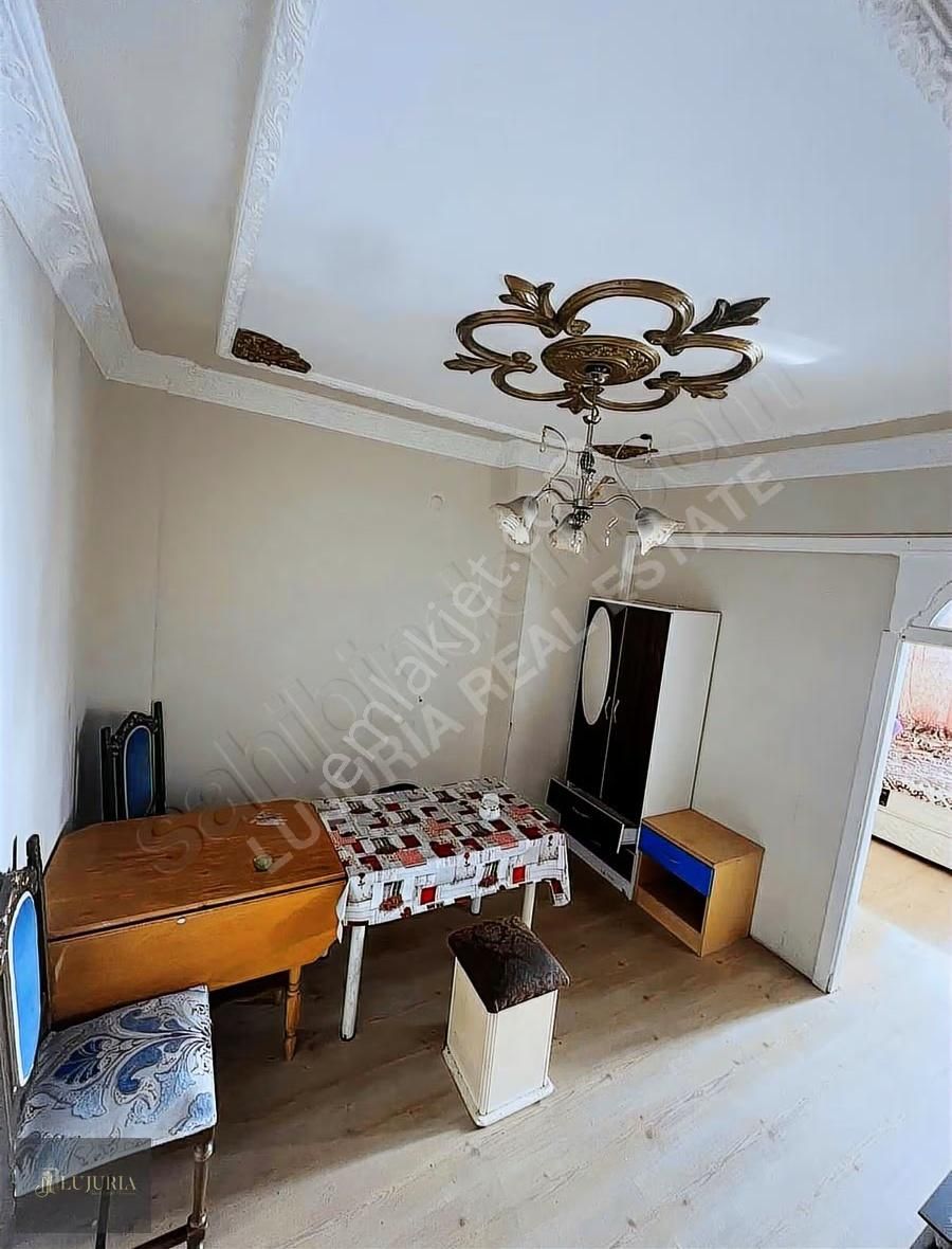 Laleli Nişanca Sokak'ta 4+1 160m2 Satılık Ferah Daire - Görsel 11