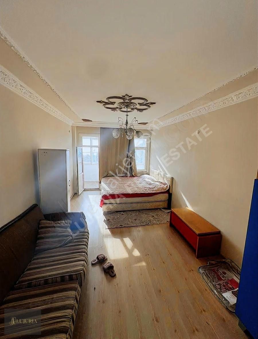 Laleli Nişanca Sokak'ta 4+1 160m2 Satılık Ferah Daire - Görsel 18