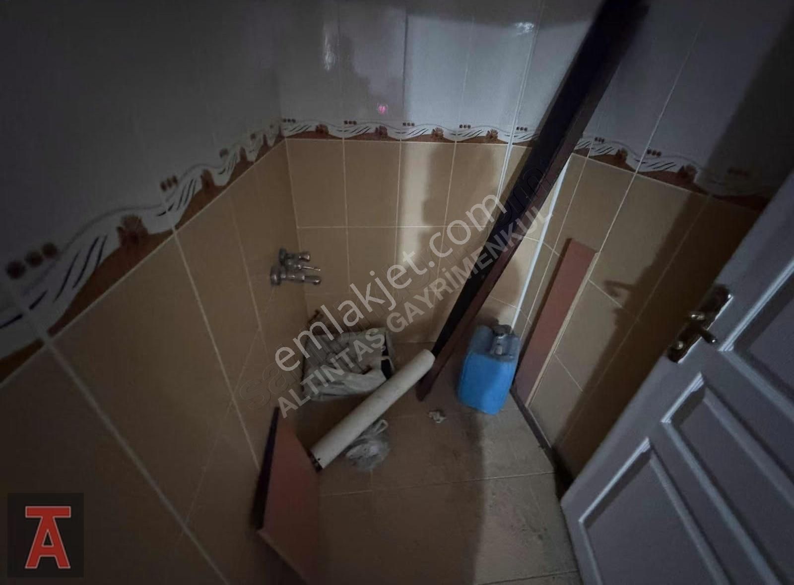 Alsancak Mah'de Geniş Metrekareli E.banyolu 3+1 Daire - Görsel 8