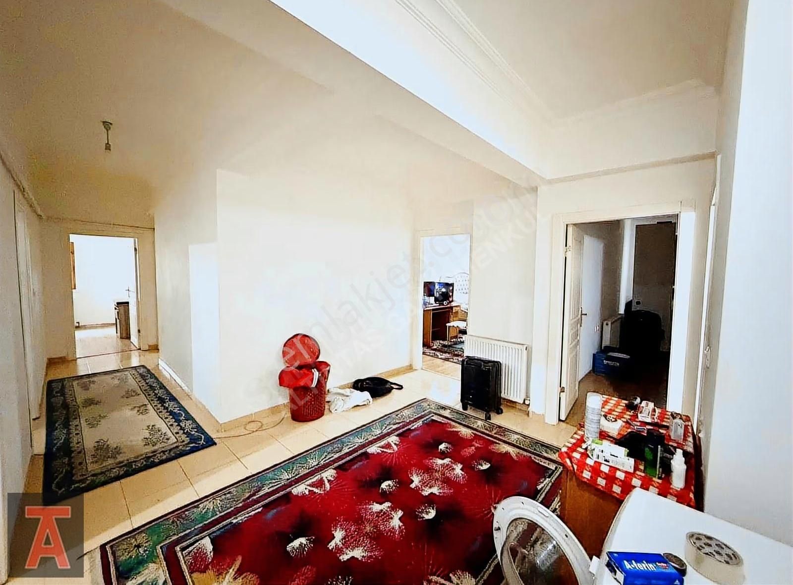 Alsancak Mah'de Geniş Metrekareli E.banyolu 3+1 Daire - Görsel 33