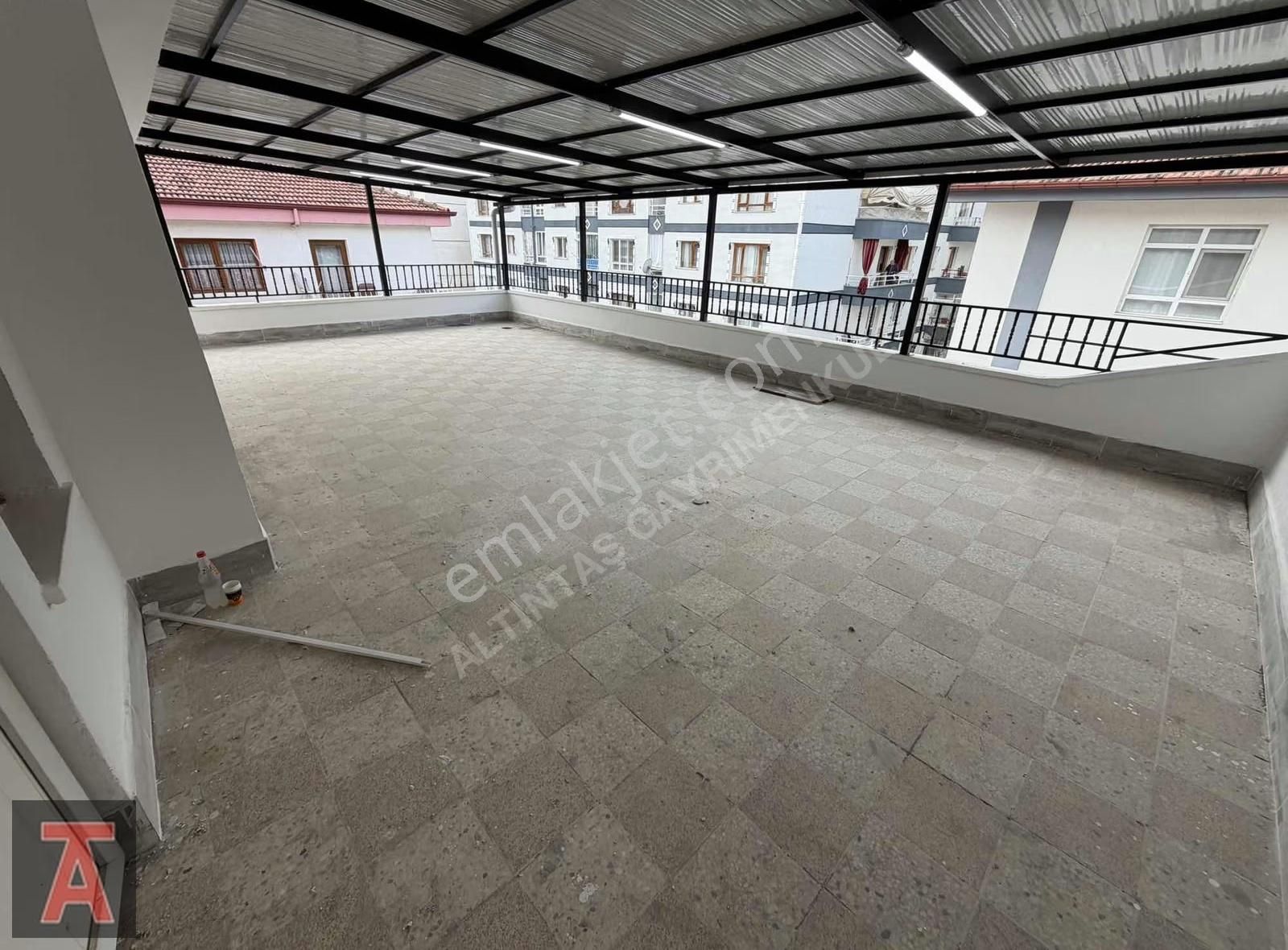 Atilla Eşer Caddesi'nde Geniş Teraslı Dublex 5+1+kiler Daire - Görsel 15