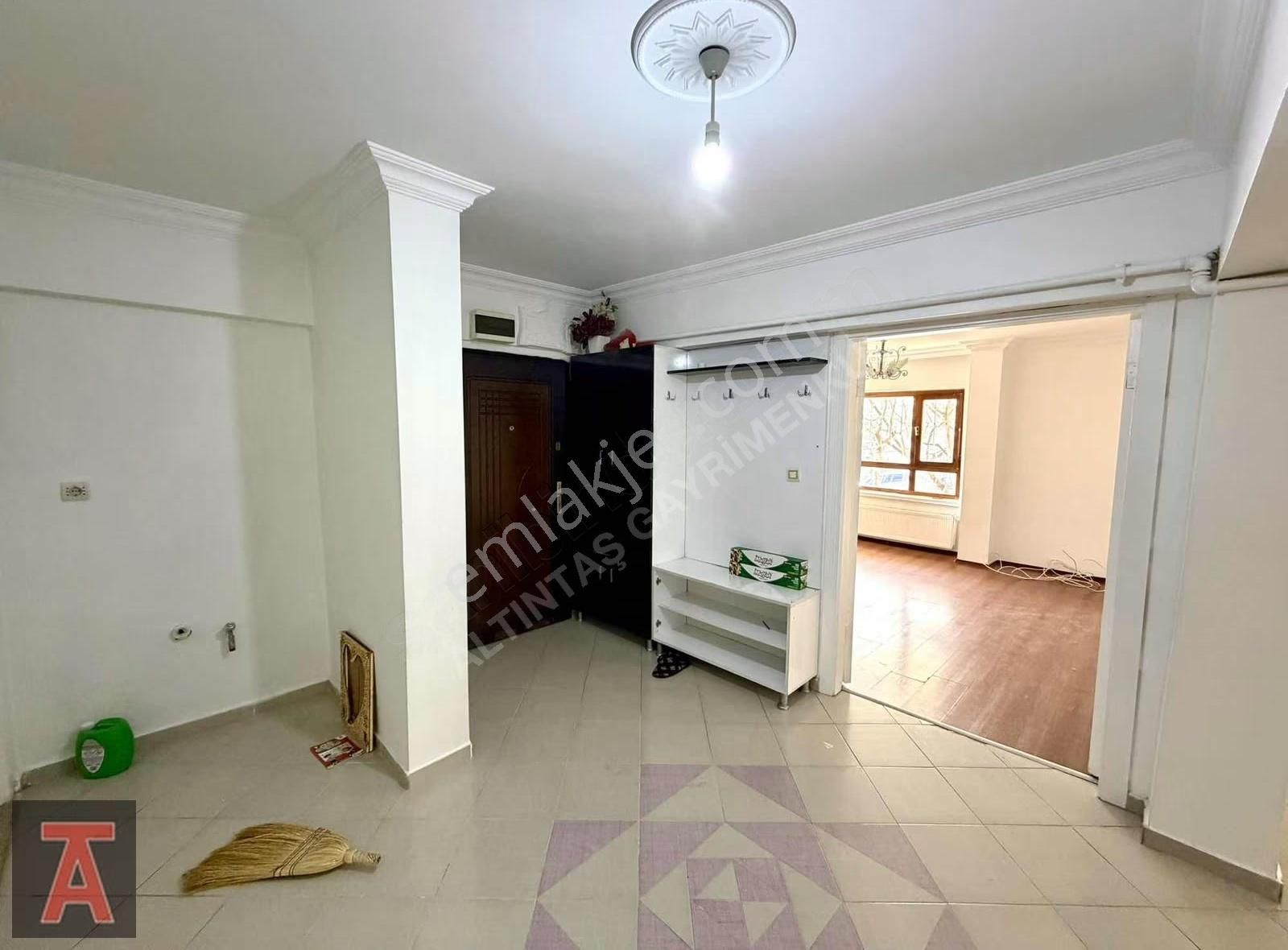 Alsancak Mah'de Cadde Yakını Yapılı Balkonlu 2+1 Y.giriş - Görsel 12