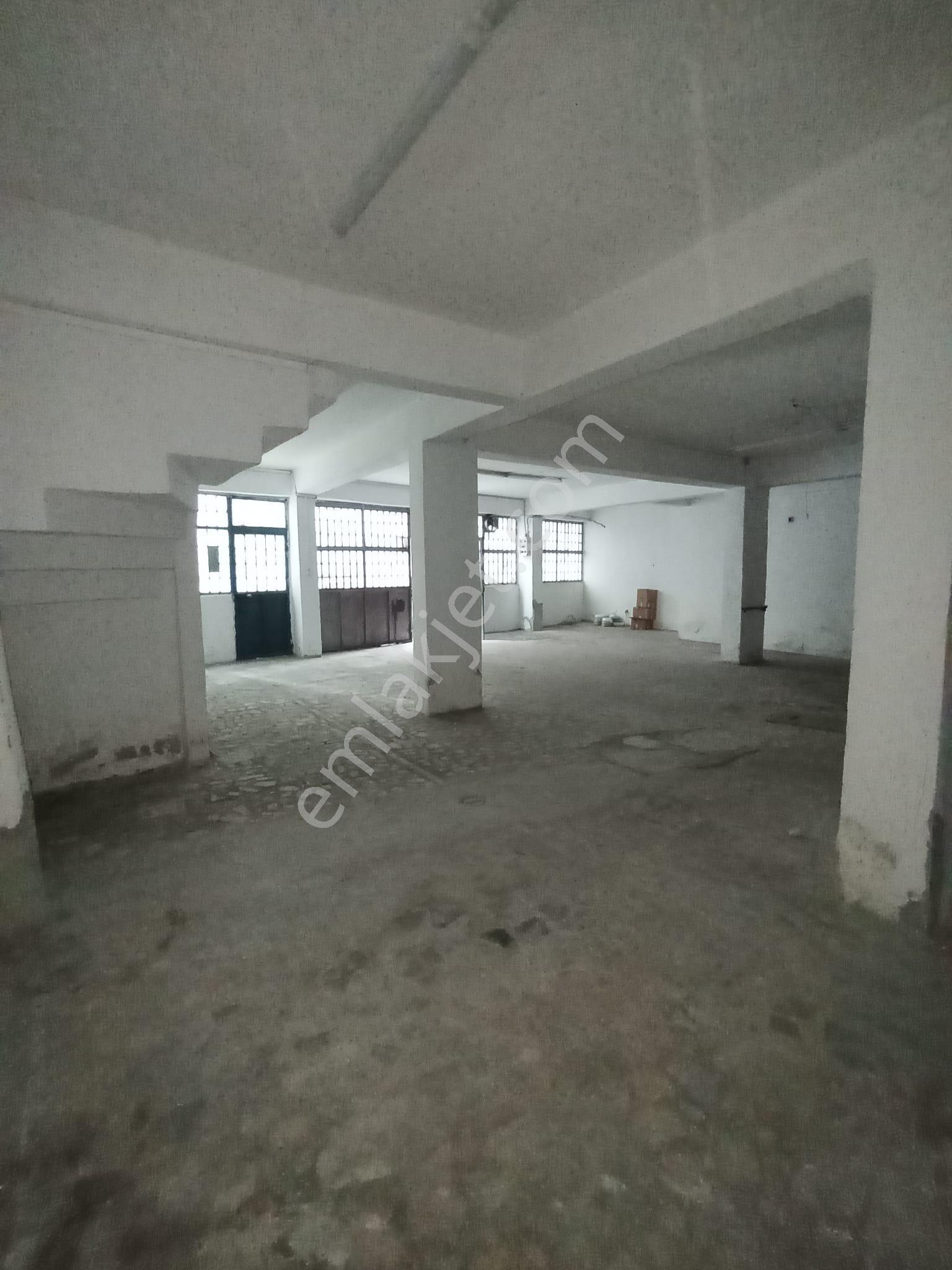 Beyoğlu Kasımpaşa Piyalepaşa Mahallesinde, 150m2, Düz Giriş Kiralık Dükan - Sözgen'den