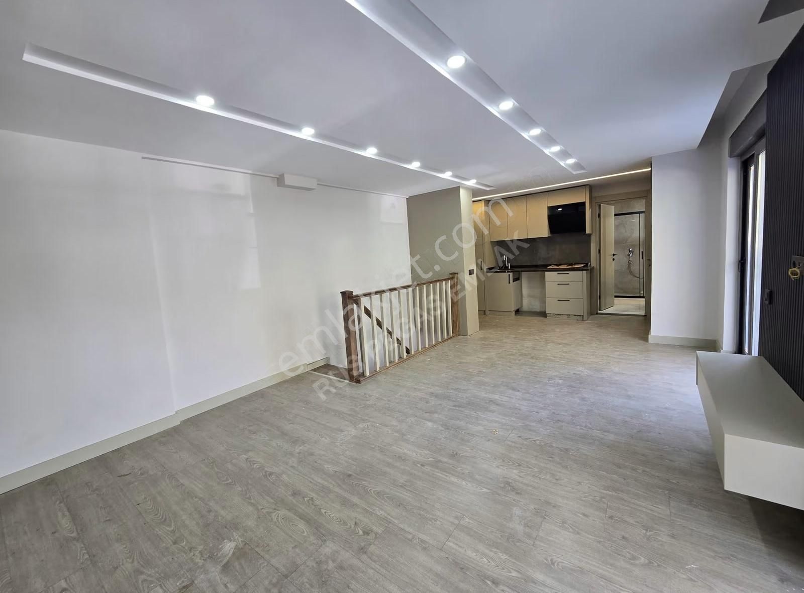 Konyaaltı Hurma Mah. De Sıfır Satılık 1+1 Lüx Ters Dublex