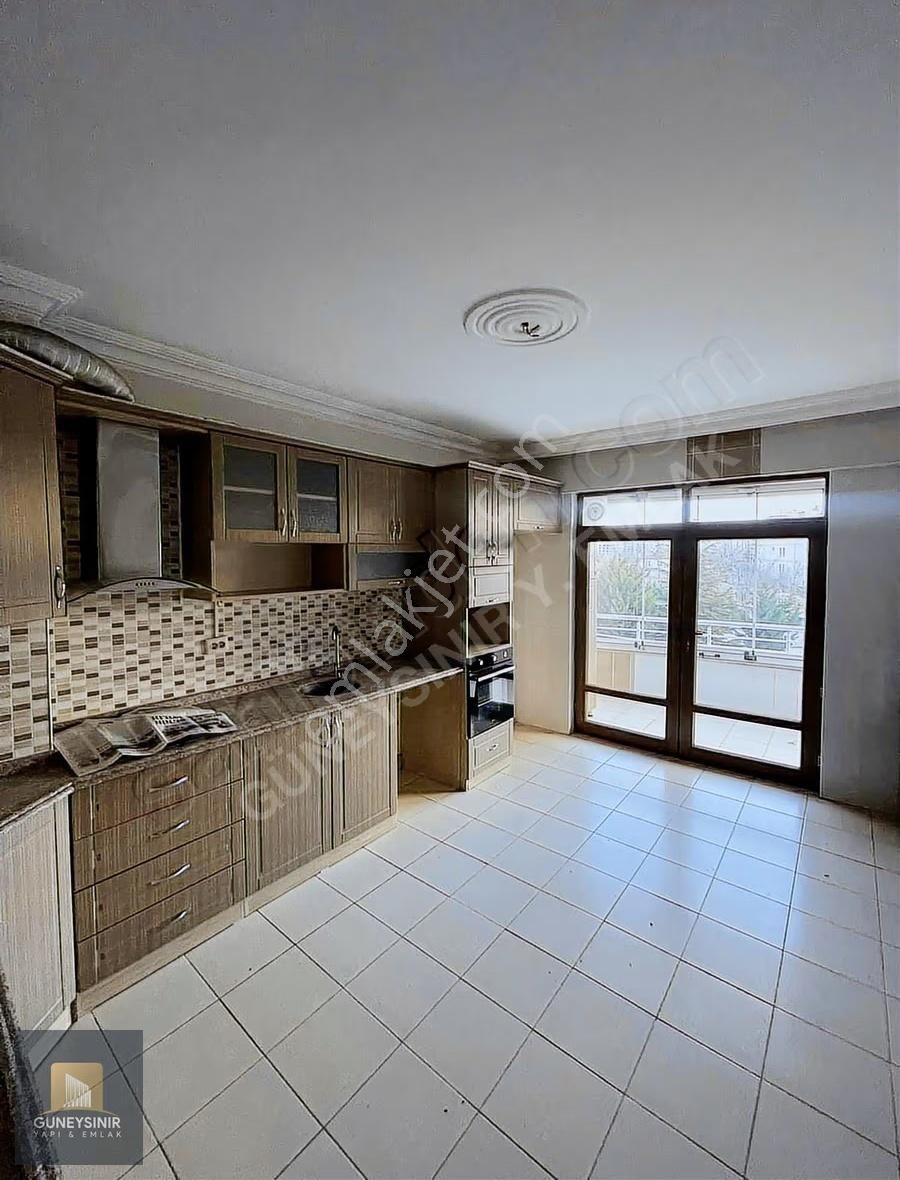 Fetih Cad. Cephe Tek Blok Geniş 3+1 - Görsel 25