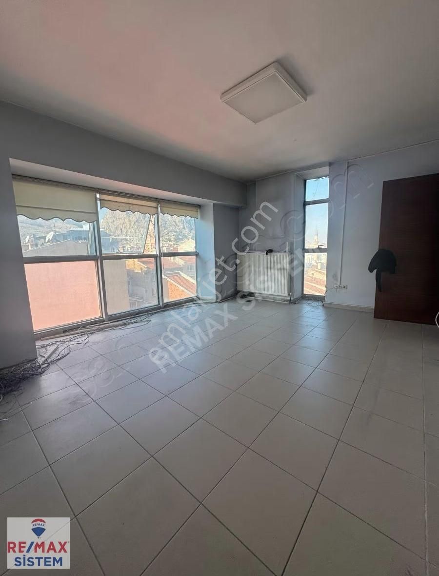 *şehir Merkezinde Özel İdare İşhanında Geniş Kiralık Ofis - Görsel 11