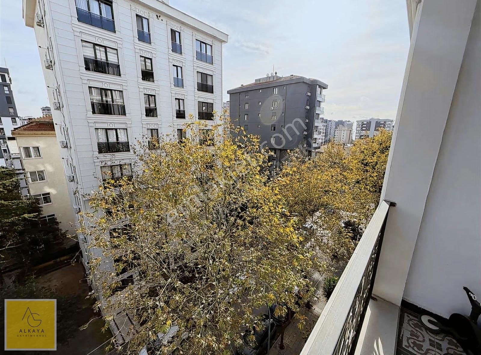 Alkaya'dan Suadiye'de Satılık 2+1 Daire Balkonlu Ara Kat - Görsel 3