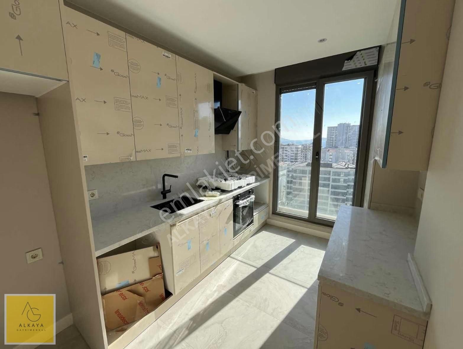 Alkaya'dan Suadiye'de Satılık 3+1 Boş Daire / Deniz Manzaralı - Görsel 13