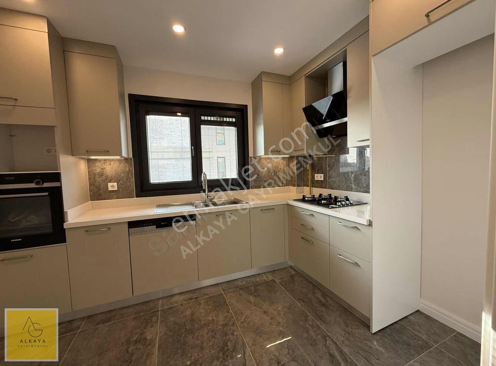 Suadiye Noter Sokak'ta Satılık 3+1 Balkonlu 105m² Net Daire - Görsel 13