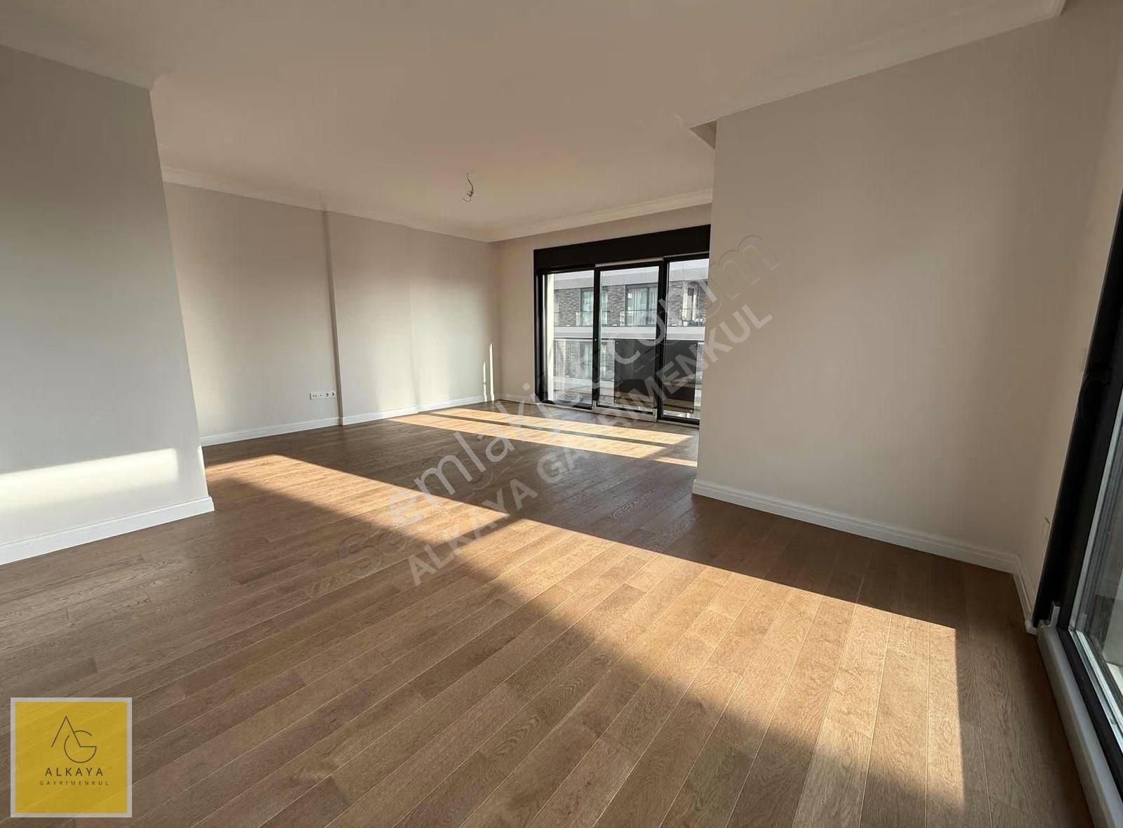 Suadiye Noter Sokak'ta Satılık 3+1 Balkonlu 105m² Net Daire - Görsel 15