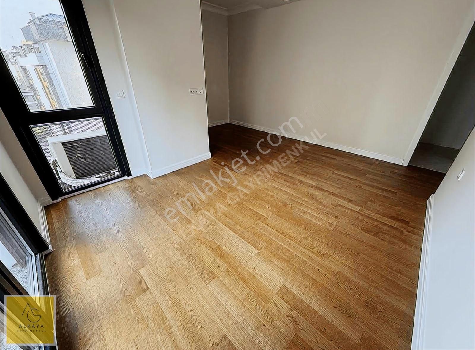 Suadiye Noter Sokak'ta Satılık 3+1 Balkonlu 105m² Net Daire - Görsel 19
