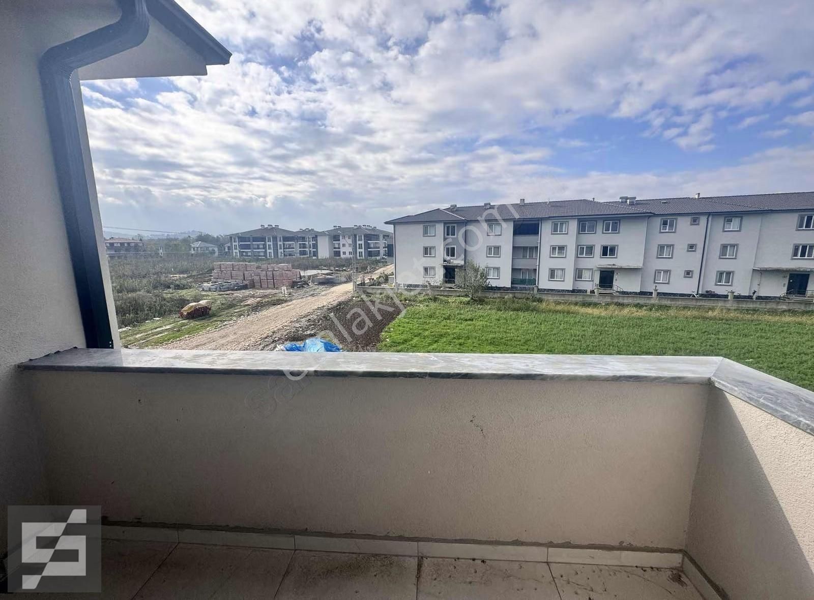 Sancak Emlaktan Yeni Mahallede Kiralık 1+1 - Görsel 3