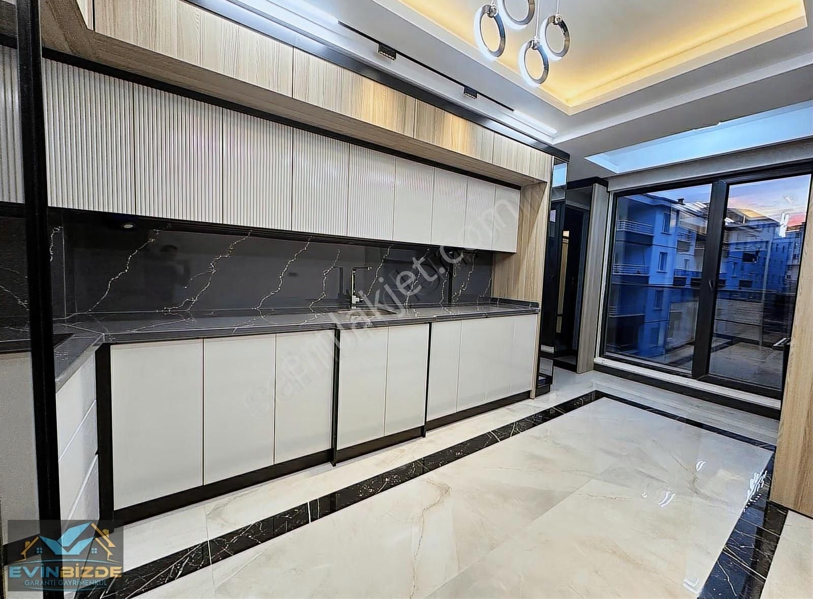Keçiörende 3+1 Full Yapılı Sıfır Ebeveyn Banyolu Takasa Uygun - Görsel 24