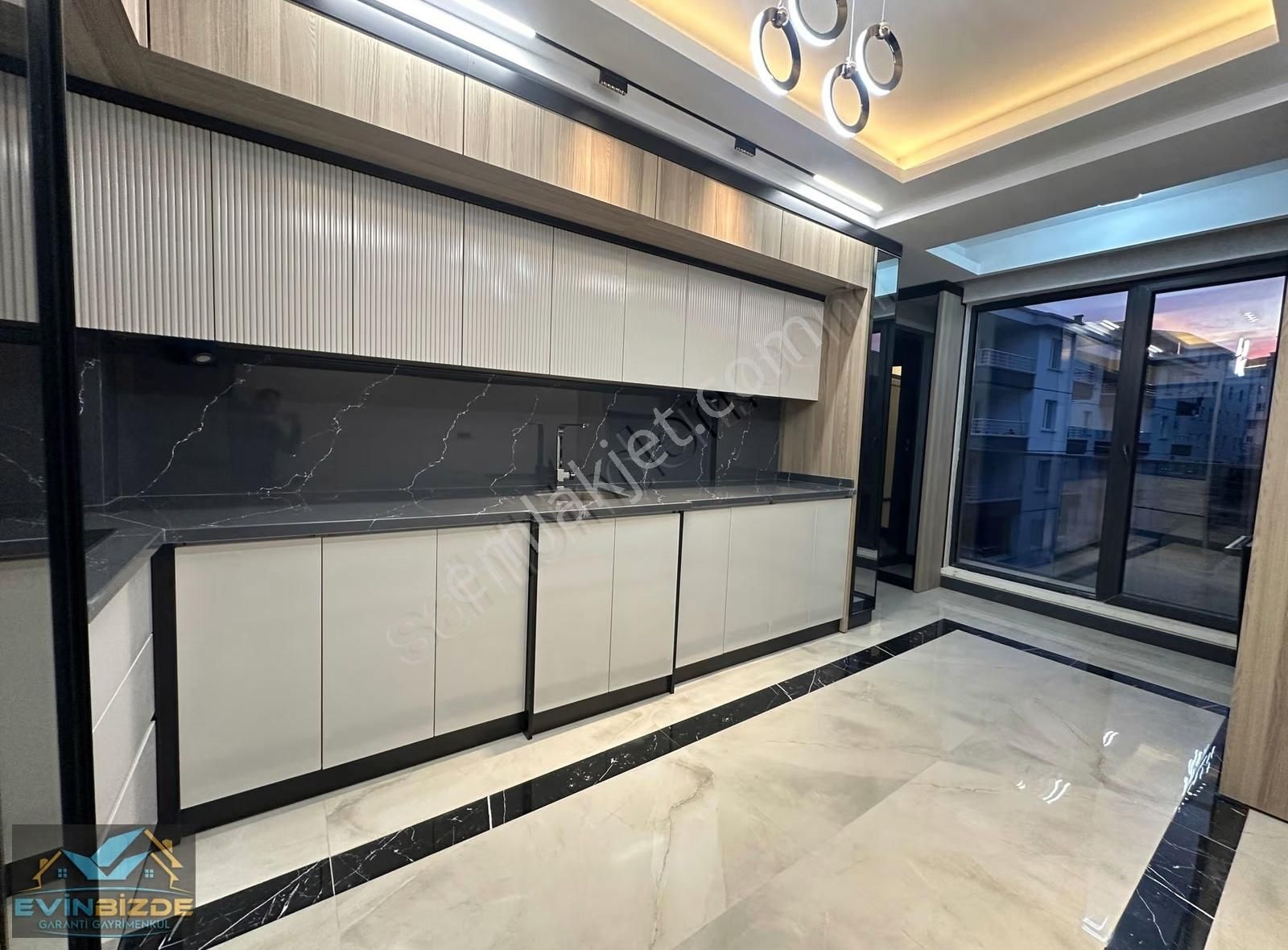 Keçiörende 3+1 Full Yapılı Sıfır Ebeveyn Banyolu Takasa Uygun