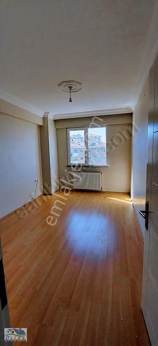 Aile Apartmanında Satılık Metrobüse Yakın Merkezi Konumda Acilll - Görsel 2