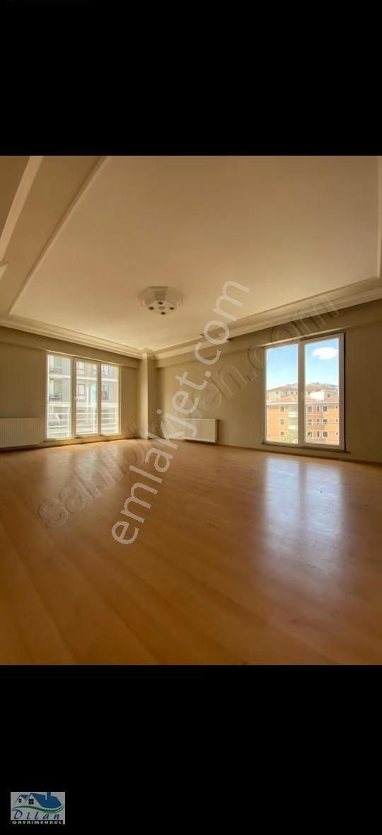 Aile Apartmanında Satılık Metrobüse Yakın Merkezi Konumda Acilll - Görsel 11