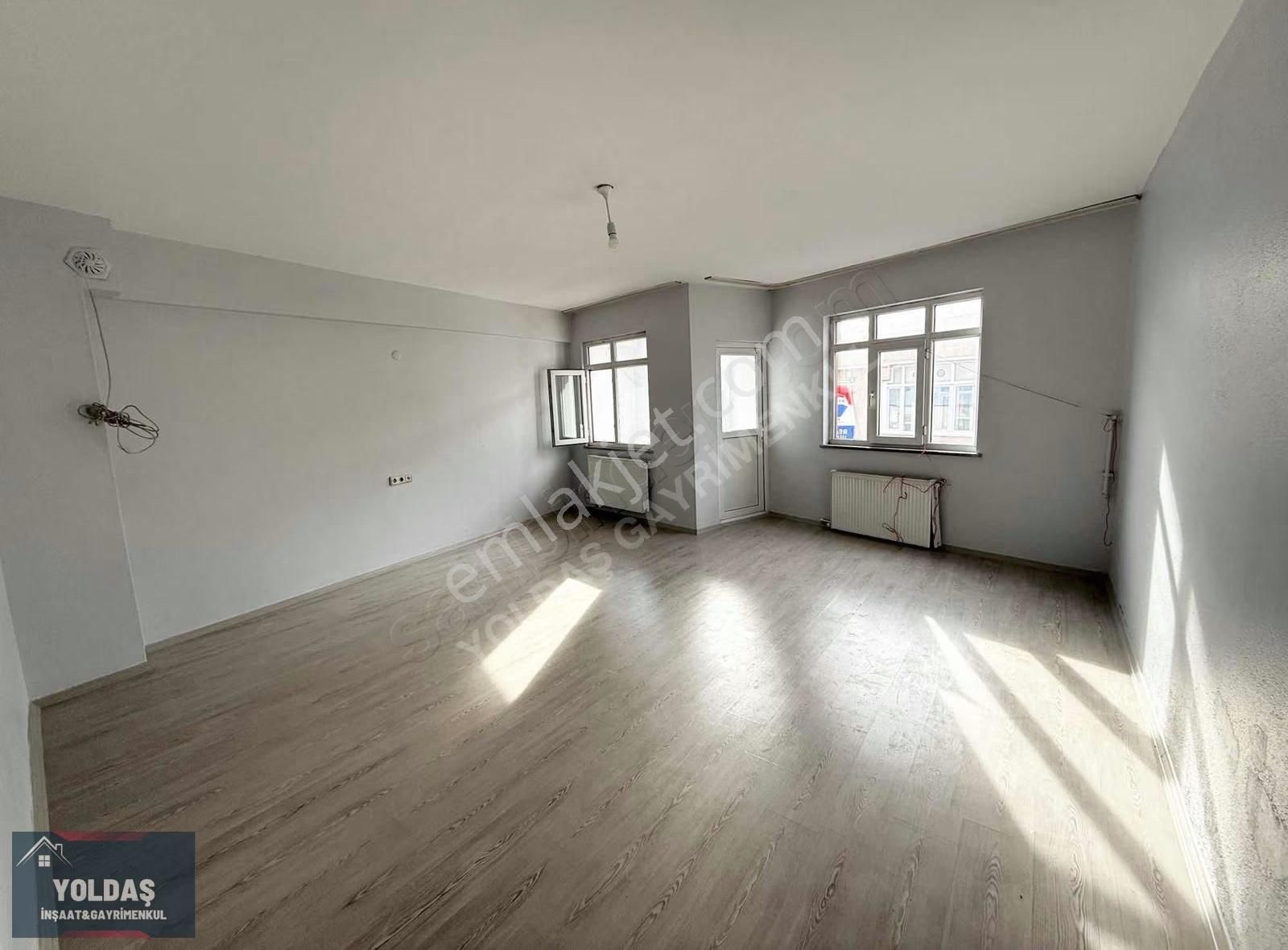 Yoldaş İnşaat'tan Satılık 2+1 90 M2 3.kat Daire