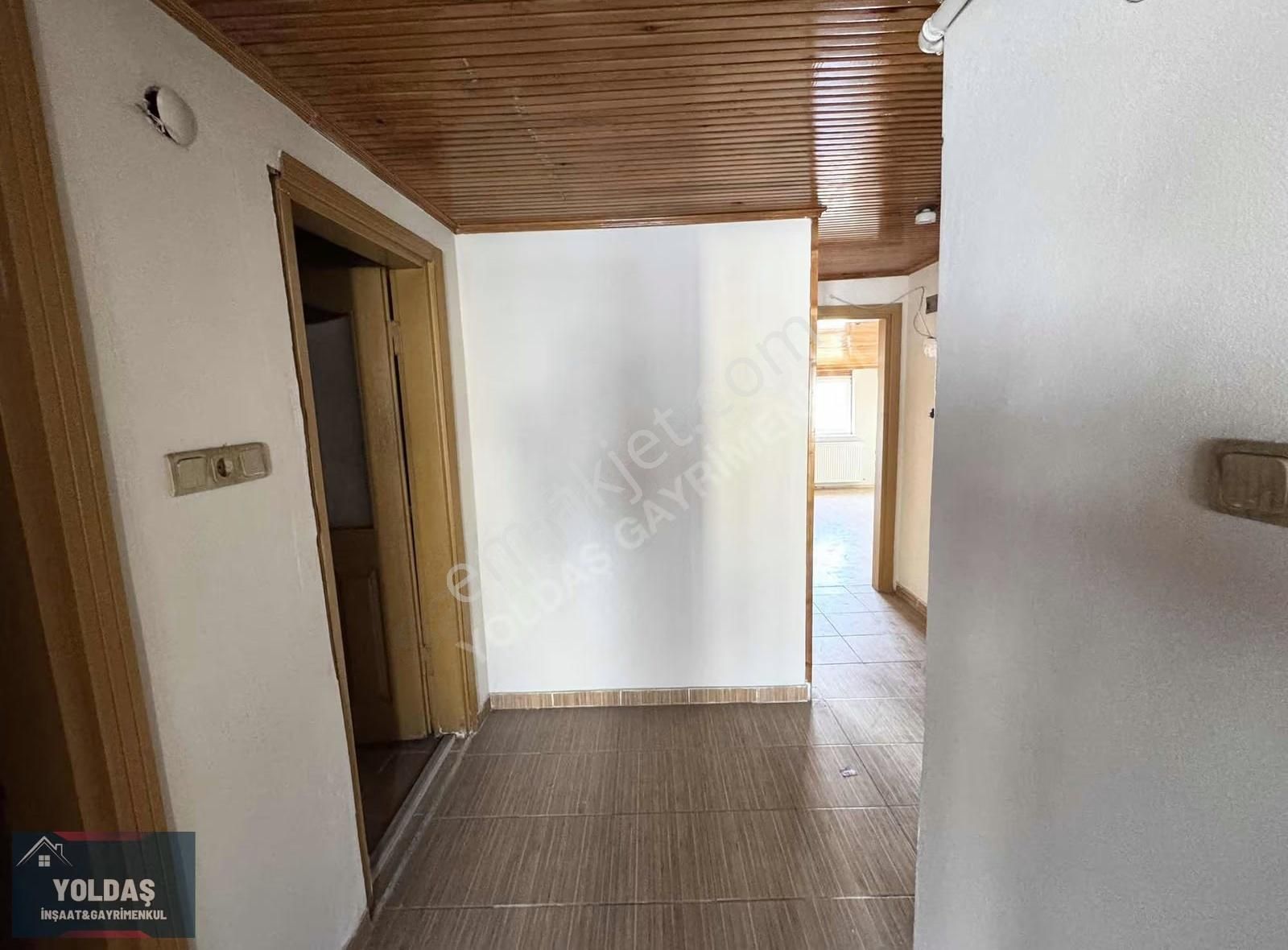 Yoldaş İnş Satılık 2+1 100 M2 Çatısı Yüksek Krediye Uygun Daire - Görsel 11